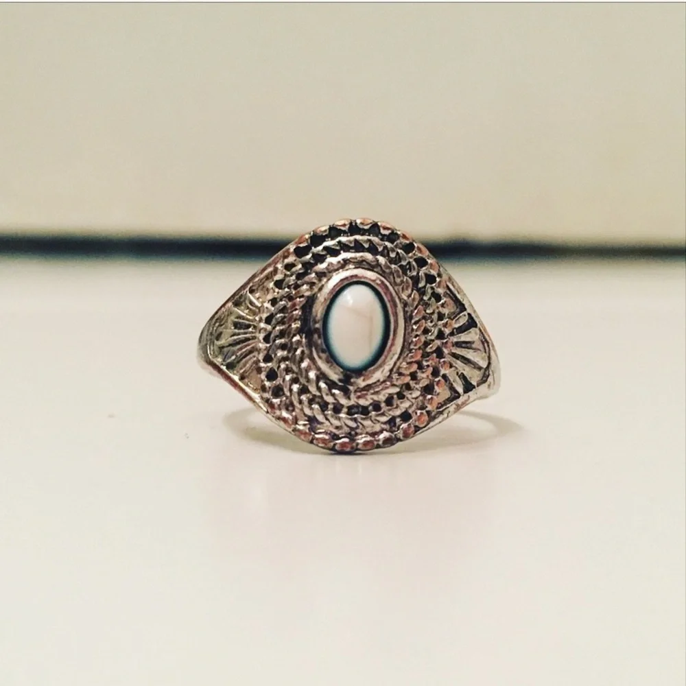 Boho Indie Central Stone Ring